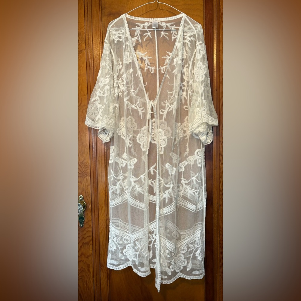 Miami White Lace Kimono
